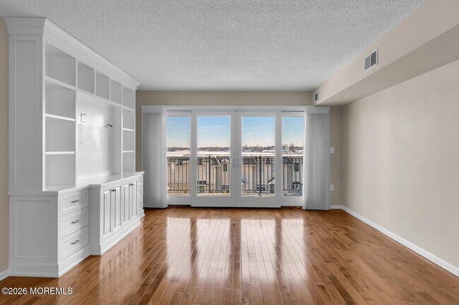 Building Photo - 130 Bodman Pl