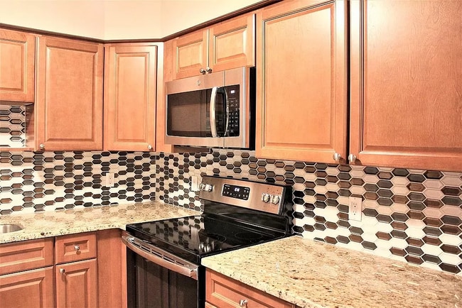 Building Photo - 466 A Liberty St