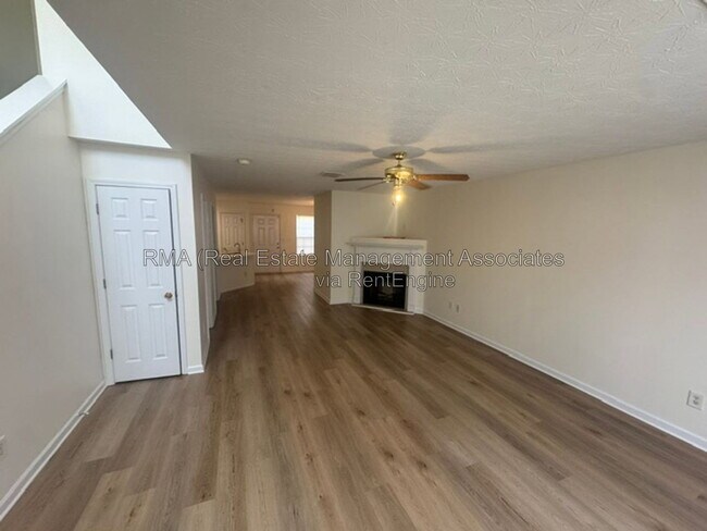 Building Photo - 1330 Labonte Pkwy
