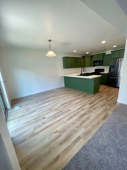 Building Photo - 2668 Cottonwood Dr