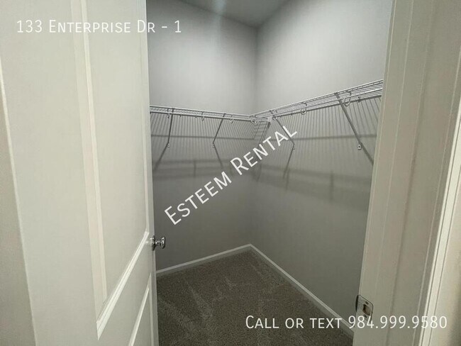 Building Photo - 133 Enterprise Dr