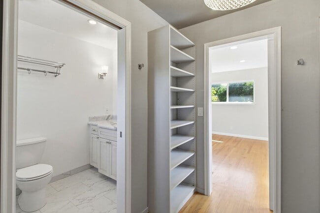 Building Photo - Remodeled 3-Bedroom 2.5-Bathroom Barron Park Home