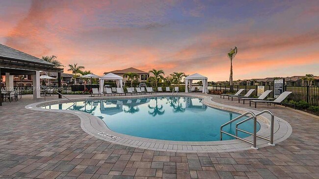 Building Photo - 15323 Lucerna St