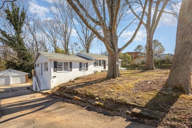 Primary Photo - 6037 Ingleside Dr