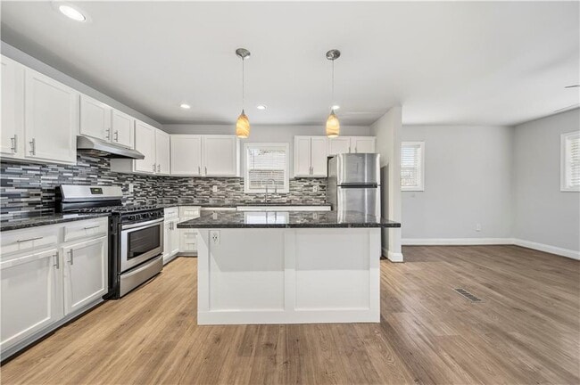 Building Photo - 2653 Tilson Rd