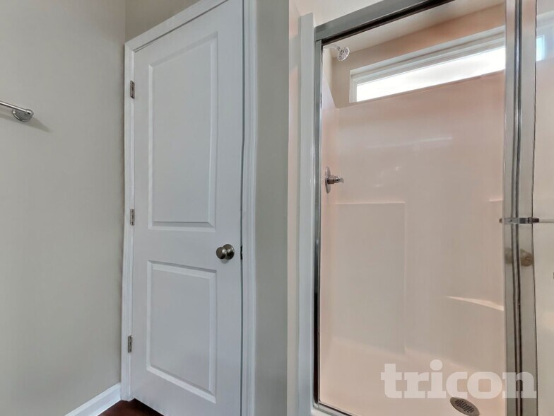 Building Photo - 932 Peninsula Pl