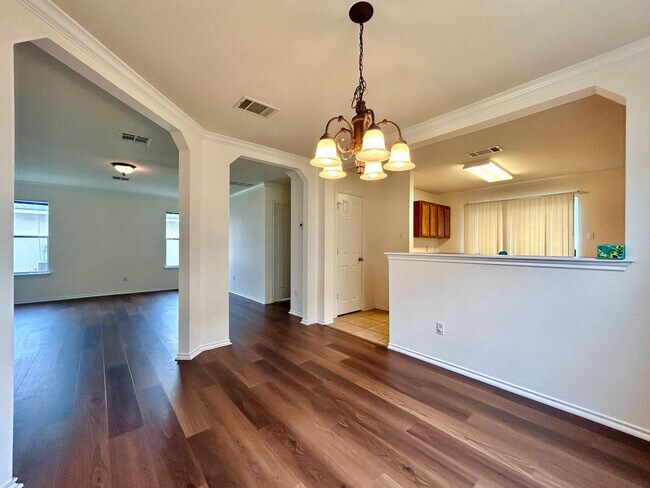 Building Photo - 102 Adamae Ln