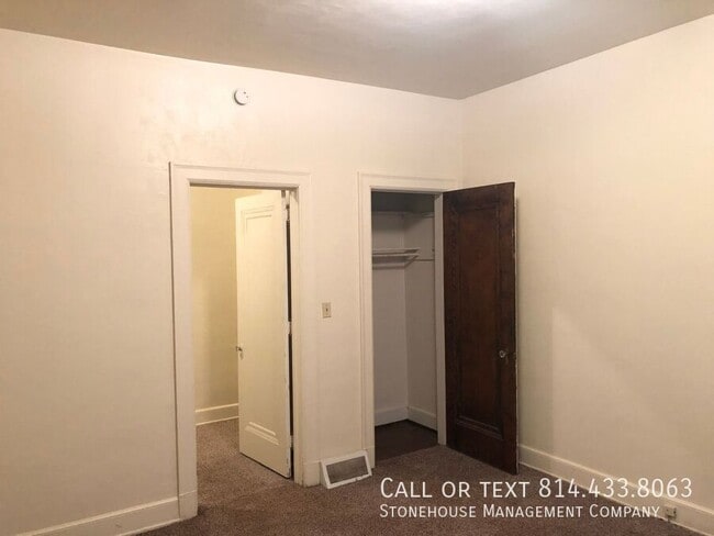 Building Photo - 360 W 7th St