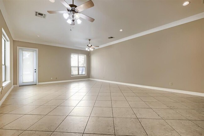 Building Photo - 2506 Camden Park