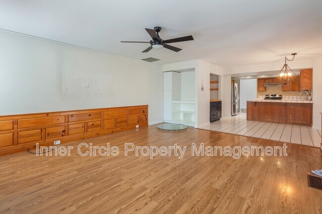 Building Photo - 512 Bluerock Dr