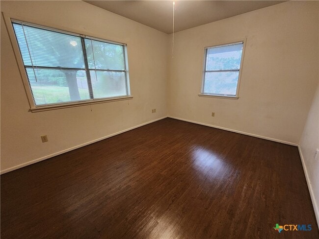 Building Photo - 1274 Hillcrest Dr
