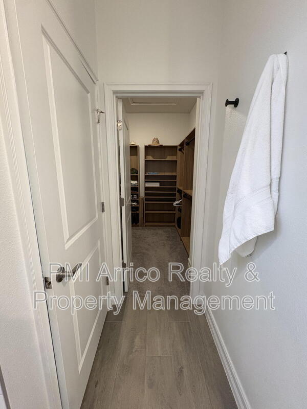 Building Photo - 11679 74th Cir E