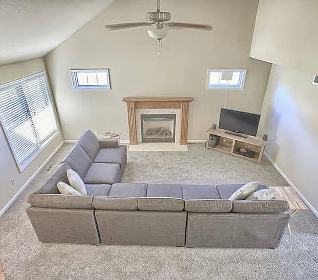 Building Photo - 2304 Blanche Ln