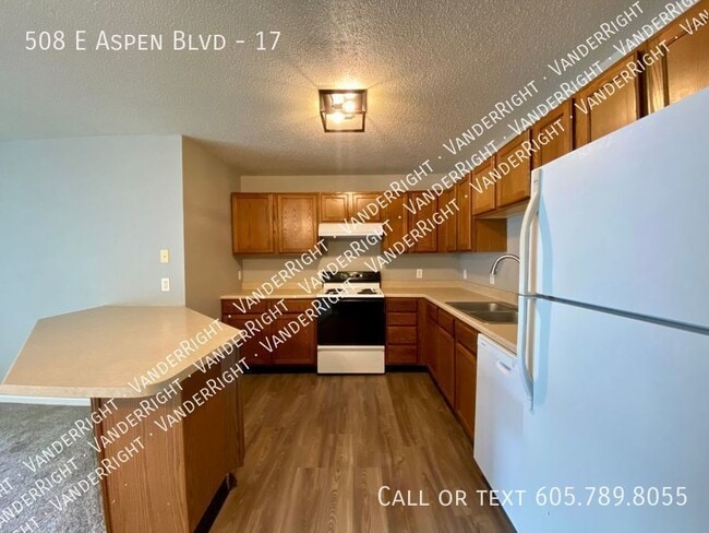 Building Photo - 508 E Aspen Blvd