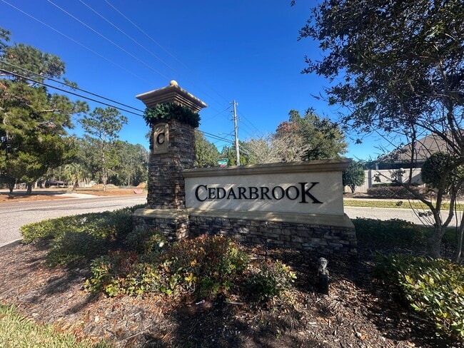 Building Photo - Cedarbrook Community Beauty, Holiday Gem, Available Now!