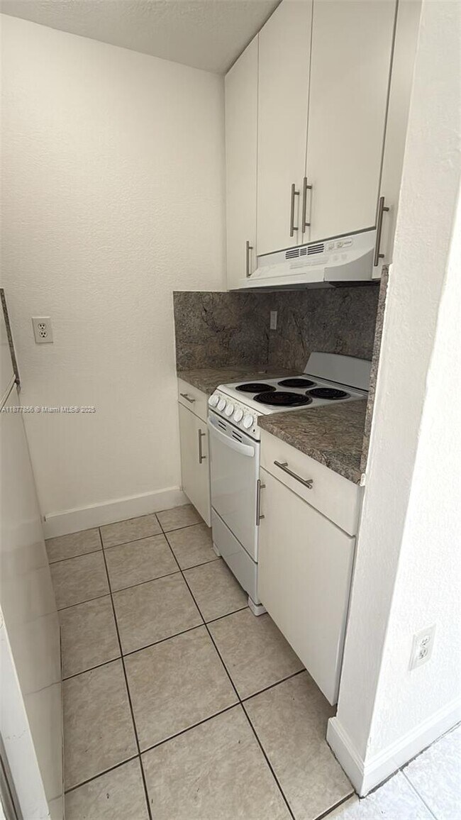 Building Photo - 8075 SW 73rd Ave
