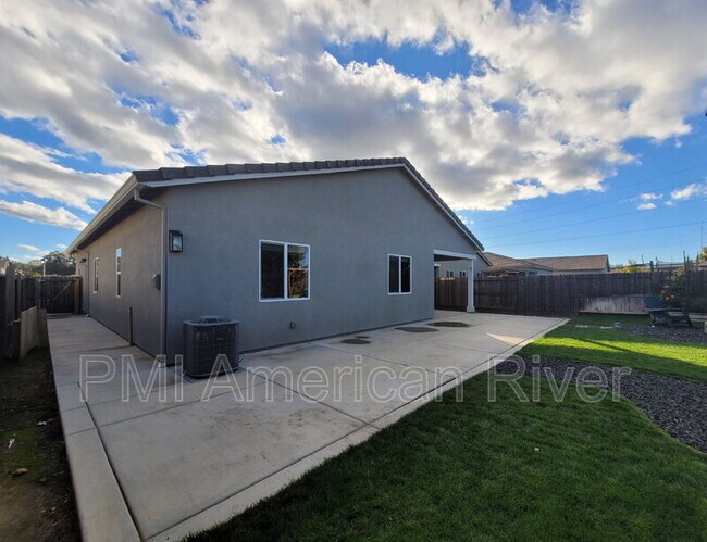 Building Photo - 2053 Skipper Cv Wy