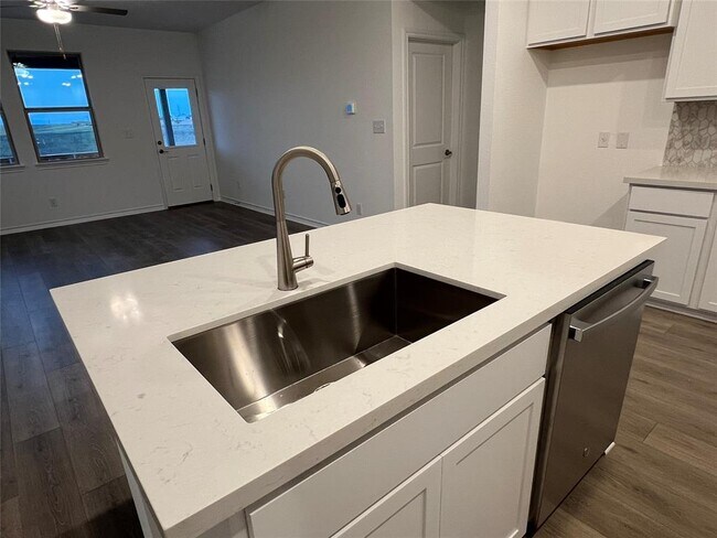 Building Photo - 497 Papaya Dr