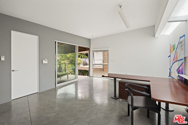 Building Photo - 710 Milwood Ave