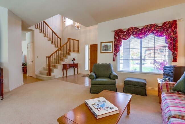 Building Photo - Spacious 4 Bedroom Shadowridge Home Available May 1st