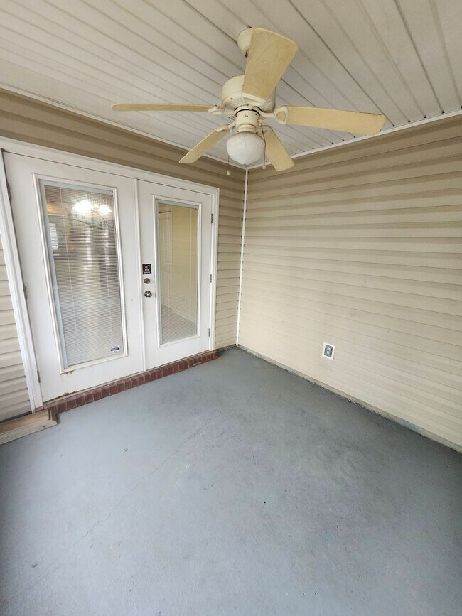 Building Photo - 552 Brooke Hampton Dr