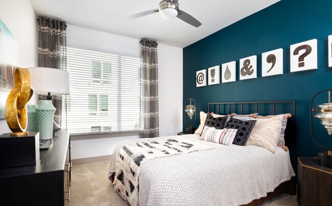 Building Photo - Residences at Saltillo | 4-6 Weeks Free | ...