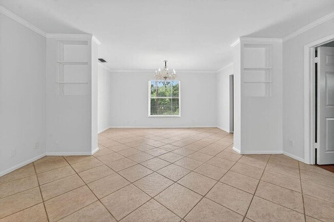 Building Photo - 14965 Palmwood Rd