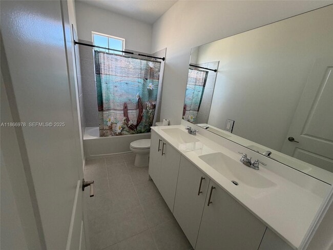 Building Photo - 2464 SE 24th St