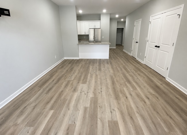 Building Photo - 2513 Bratton Street Unit B