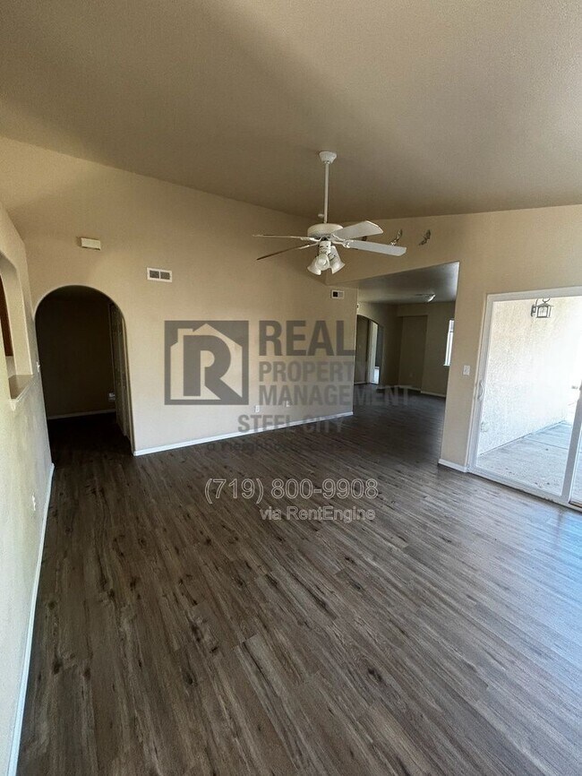 Building Photo - 813 Ardath Ln