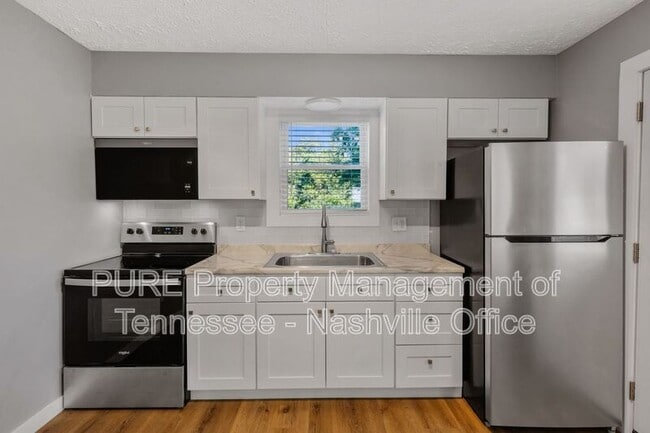 Building Photo - 622 Maplewood Ln