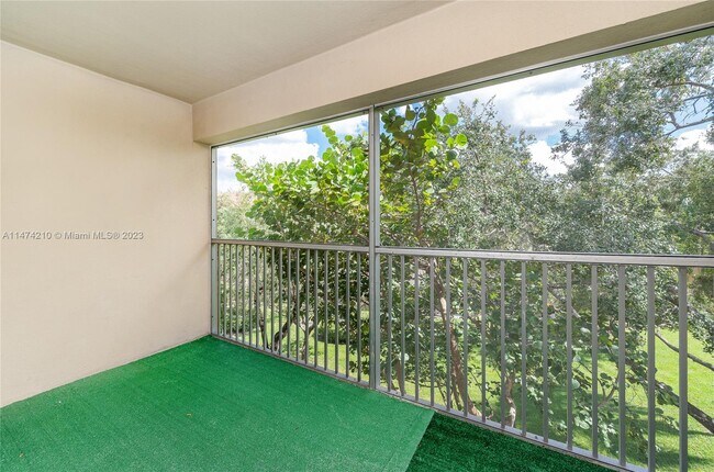 Building Photo - 1251 SW 125th Ave
