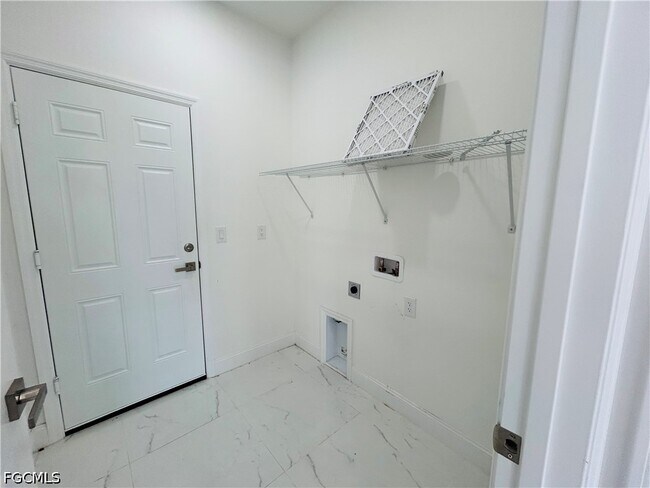 Building Photo - 2022 Xelda Ave N