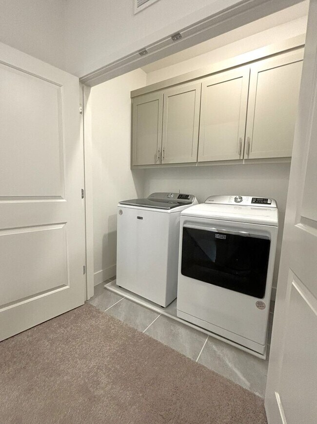 Building Photo - 412 Arc Ct
