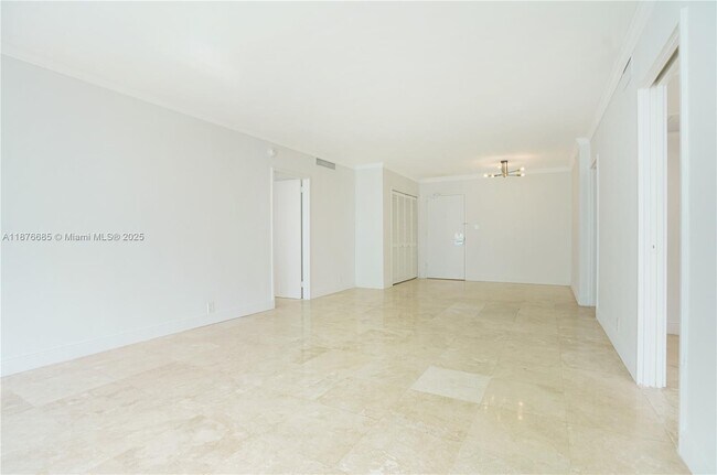 Building Photo - 5101 Collins Ave