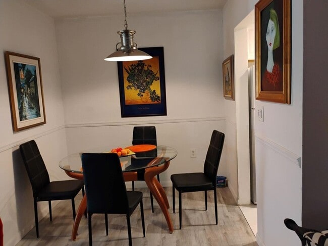 Building Photo - 17090 NE 14th Ave