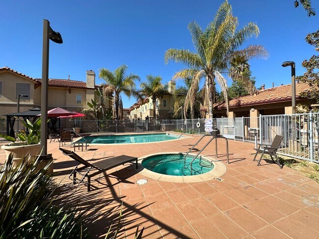 Building Photo - 5 BEDROOM HOME FOR LEASING IN West Covina