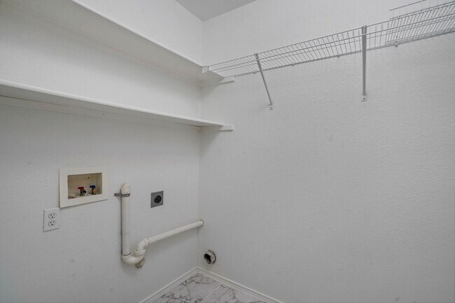 Building Photo - TOTALY REMODELED 4-2 In Mansfield ISD!
