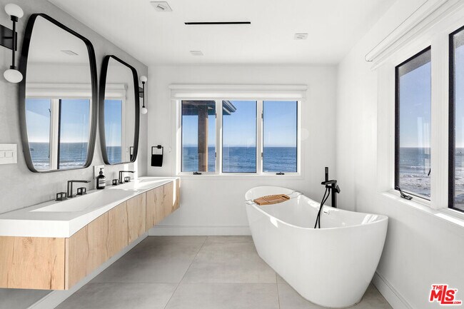 Building Photo - 21715 Rambla Vista