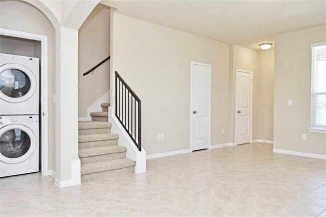 Building Photo - 124 Fire Island Dr