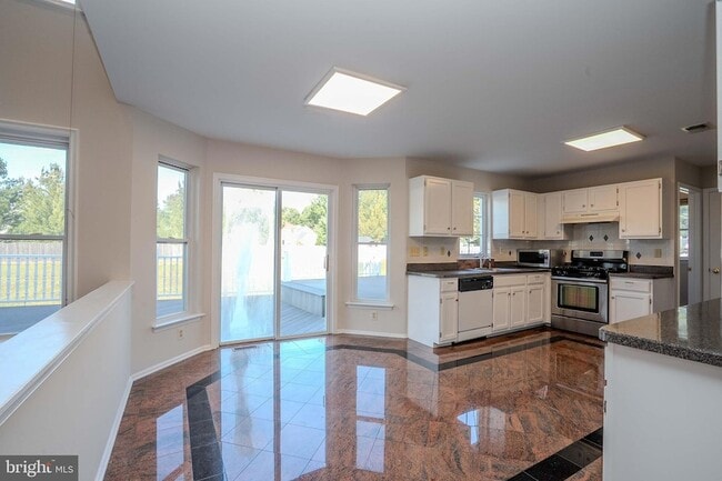 Building Photo - 27 Samantha Dr