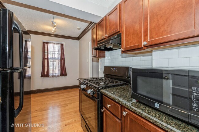 Building Photo - 1111 Holley Ct