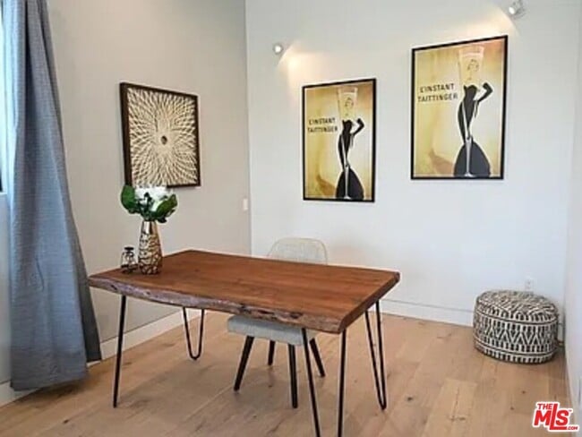 Building Photo - 1410 Coronado Terrace