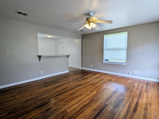 Building Photo - 2407 W Gonzalez St
