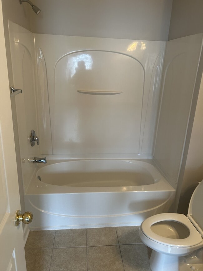 Building Photo - 805 Crumpet Ct