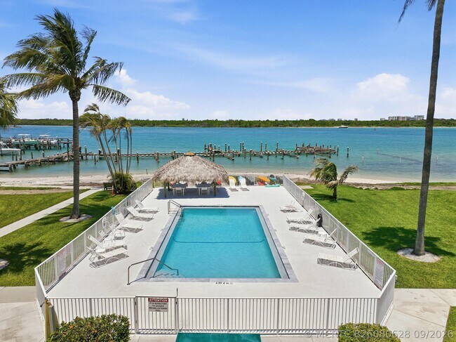 Building Photo - 1300 Seaway Dr
