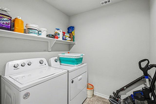 Building Photo - 513 Bronze Cir W