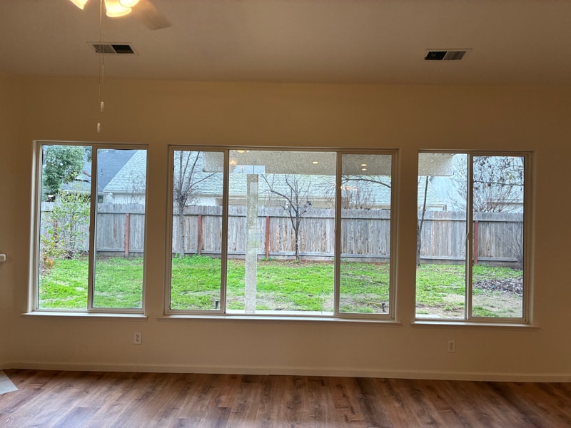 Building Photo - 2555 E Houston Ave