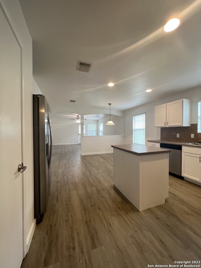Building Photo - 9116 China Rose Dr