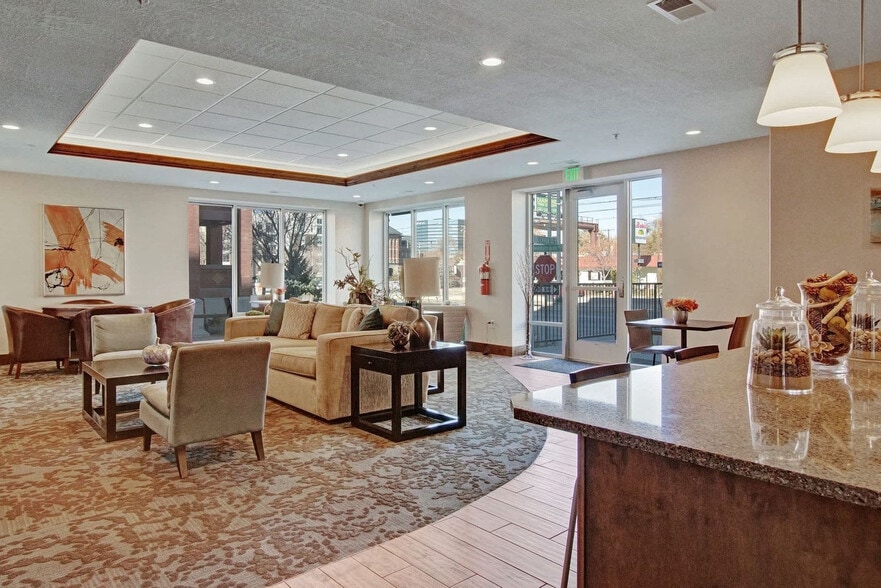 Building Photo - 460 E 400 S